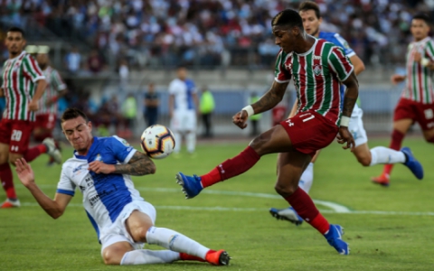 5cae6f3ba358f Muita chuva e vaga na mão: Flu vence e avança na Copa do Brasil