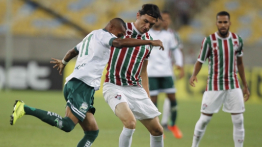 5cae6f3ba358f Muita chuva e vaga na mão: Flu vence e avança na Copa do Brasil