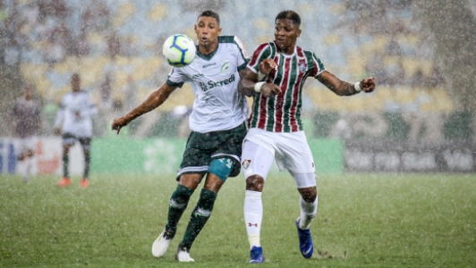 5cae6f3ba358f Muita chuva e vaga na mão: Flu vence e avança na Copa do Brasil