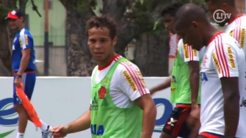 Douglas Baggio em treino do Flamengo (Reprodução)