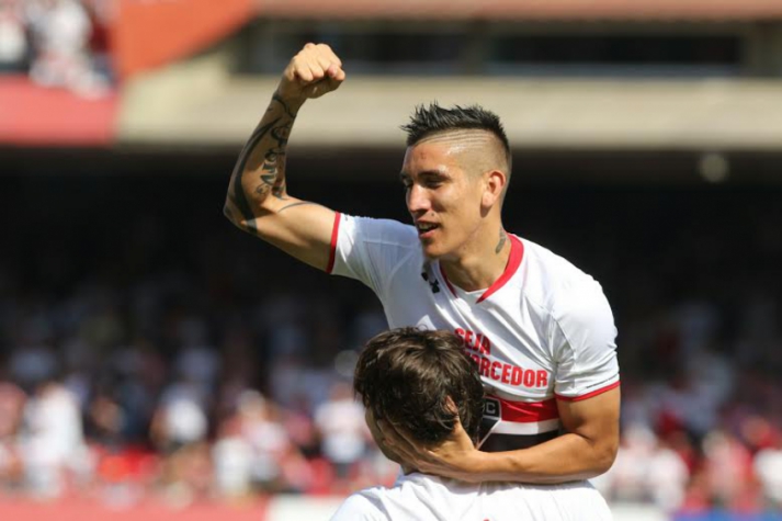 Centurión festeja gol marcado contra o Coritiba (foto: Reginaldo Castro)