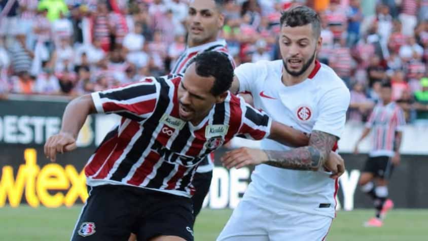 Após perder Pottker, Guto Ferreira demonstra preocupação com desgaste no Inter