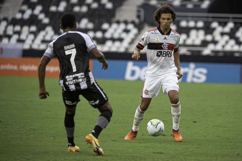 Willian Arão - Botafogo x Flamengo