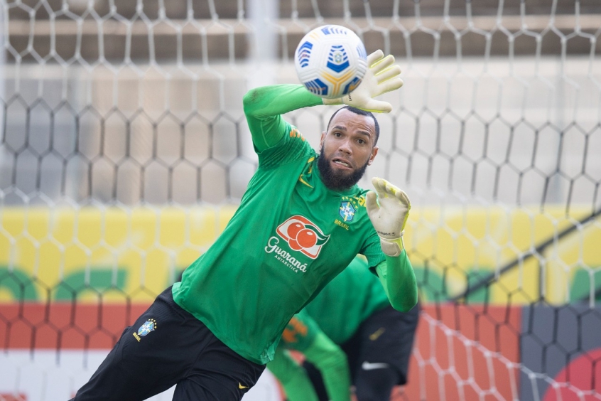 Ederson é cortado da Seleção Brasileira e Tite convoca goleiro do