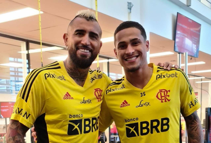 Arturo Vidal e João Gomes - Flamengo