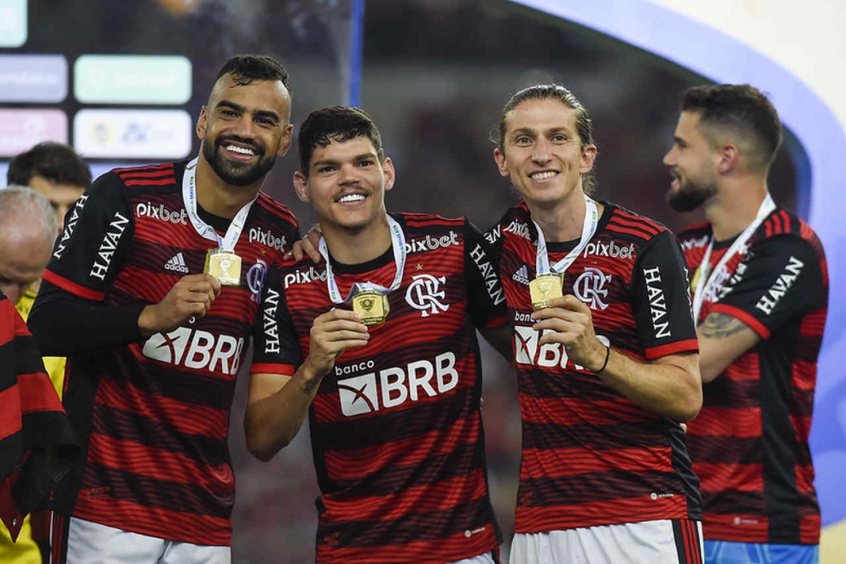 Ayrton Lucas afirma que o Flamengo é seu 'time do coração' e que