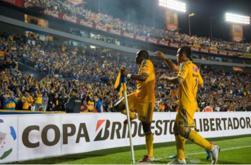 Guerr&oacute;n celebra gol do Tigres (Foto: Reprodu&ccedil;&atilde;o/Site do Tigres)