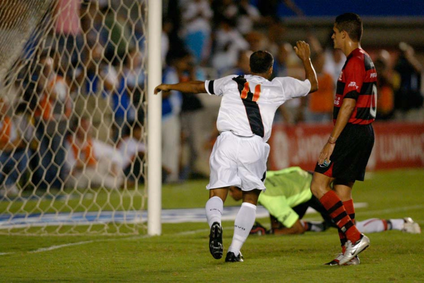Vasco x Flamengo - Gol 999 do Rom&aacute;rio - 25/03/2007 (Foto: Arquivo LANCE!)