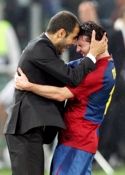 Guardiola junto com Messi (Foto: Arquivo LANCE!)