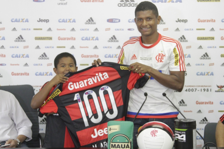 Entre amor e ódio Márcio Araújo completa 200 jogos pelo Flamengo