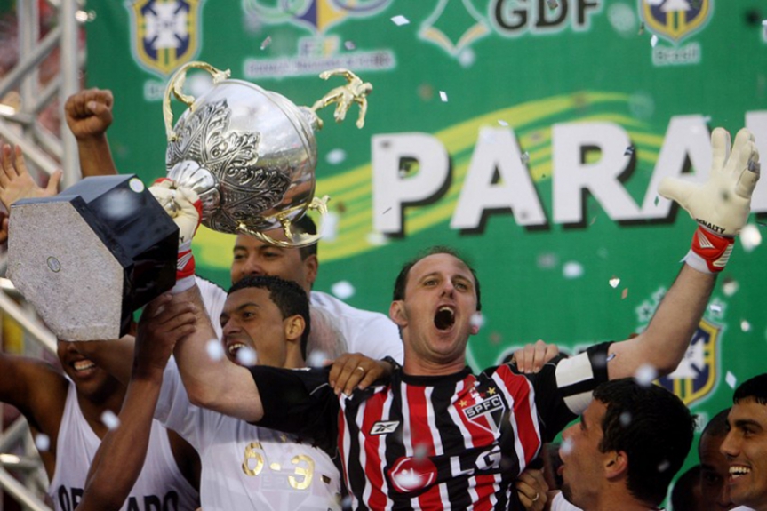 No ano de 2008, novamente Rog&eacute;rio Ceni ergue a ta&ccedil;a de Campeonato Brasileiro pelo S&atilde;o Paulo