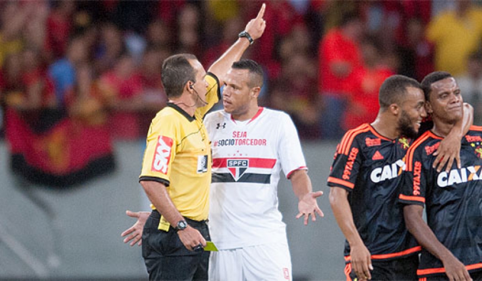 HOME - Sport x S&atilde;o Paulo - Campeonato Brasileiro - Luis Fabiano (Foto: Aldo Carneiro/Pernambuco Press)