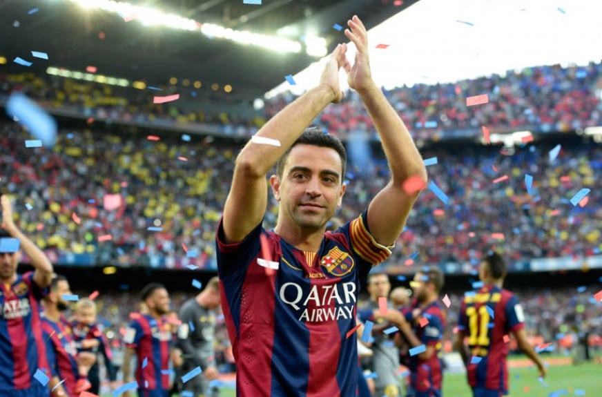 A festa para Xavi ap&oacute;s o empate entre La Coru&ntilde;a e Barcelona (Foto: Lluis Gene/ AFP)