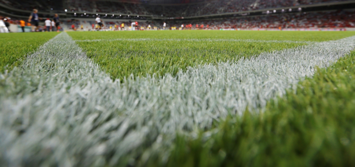 grama sint&eacute;tica