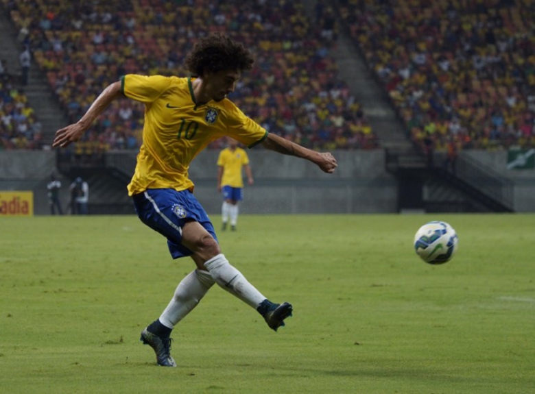 Valdivia, meia do Inter, se lesionou no final de 2015, mas luta para se recuperar a tempo