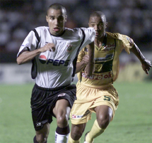 2002: Corinthians espantou a zebra e venceu a Copa do Brasil sobre o Brasiliense, fora de casa
