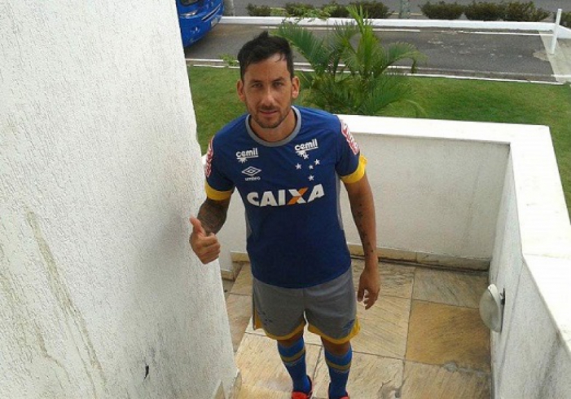 Ariel Cabral, meio-campista do Cruzeiro (Foto: Divulga&ccedil;&atilde;o/Cruzeiro)