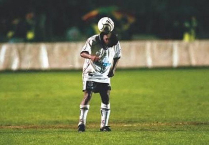 Corinthians - Edilson embaixadinhas no Paulistão de 1999