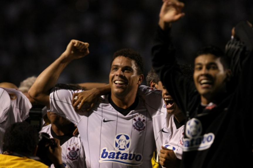 Em 2009, o primeiro título de Ronaldo no Corinthians, do Paulistão. Ele também foi eleito o craque do torneio