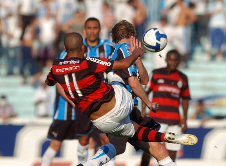 Emerson Sheik - foto jogando no Brasileiro de 2009