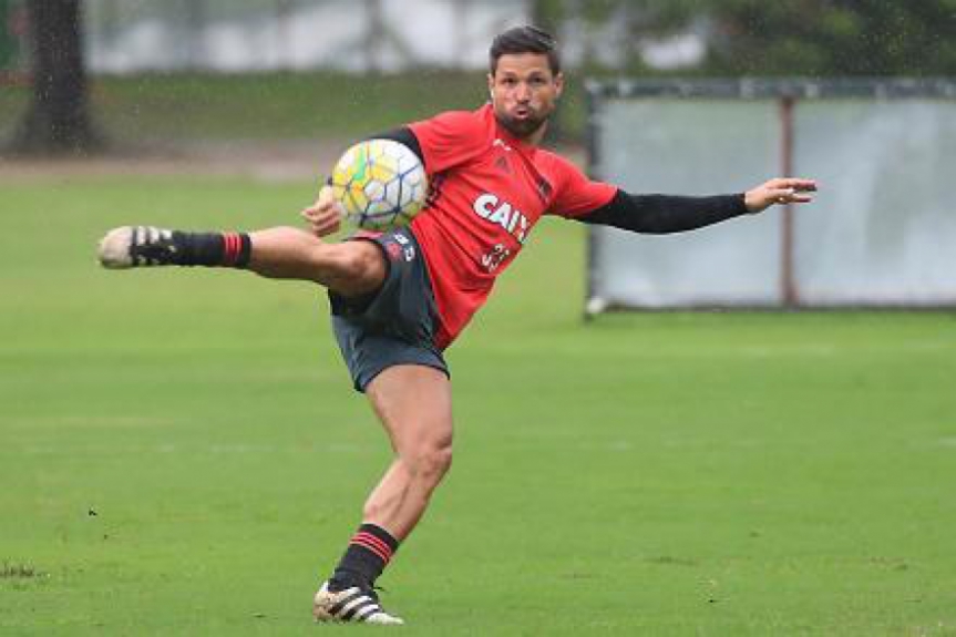 Diego comanda o meio do Flamengo (Gilvan de Souza / Divulga&ccedil;&atilde;o / Flamengo)