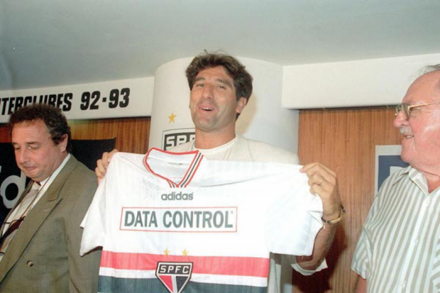 Em 1997, Renato Ga&uacute;cho foi apresentado pelo S&atilde;o Paulo mas nunca assinou contrato
