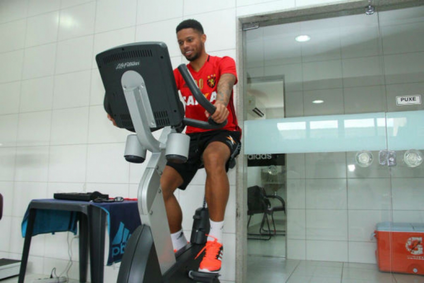 Andr&eacute; realiza testes f&iacute;sicos nesta manh&atilde; no CT do Sport