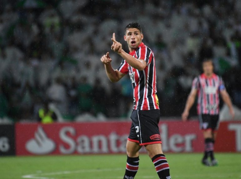 2016: O S&atilde;o Paulo fez o artilheiro com os 9 gols do argentino Jonathan Calleri