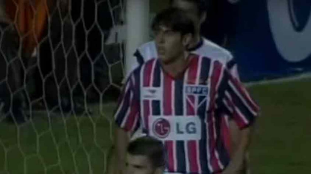 SEMIFINAL DA COPA DO BRASIL DE 2002 São Paulo 0 x 2 Corinthians Corinthians 1 x 2 São Paulo