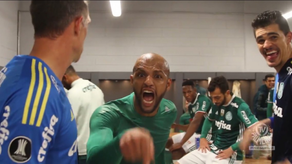 Felipe Melo vibra muito no vesti&aacute;rio em Montevid&eacute;u