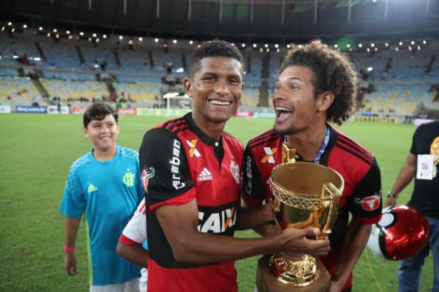 Entre amor e ódio Márcio Araújo completa 200 jogos pelo Flamengo