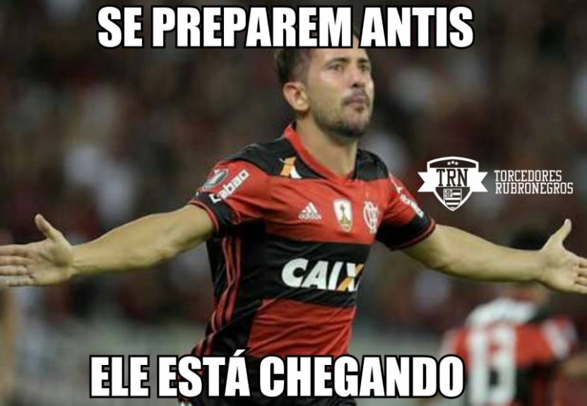 Acerto de &Eacute;verton Ribeiro com Flamengo rendeu memes na web