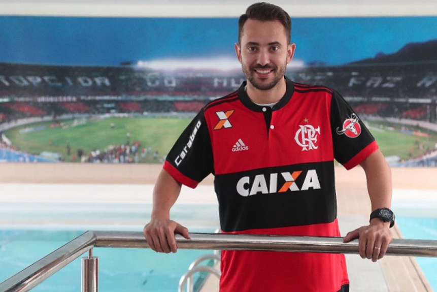 Everton Ribeiro no Ninho