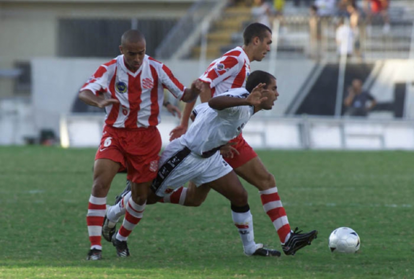 Vasco 1 x 4 Bangu no Carioca de 2002