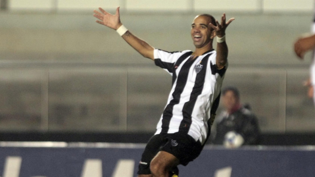 Diego Tardelli pelo Atlético em 2009