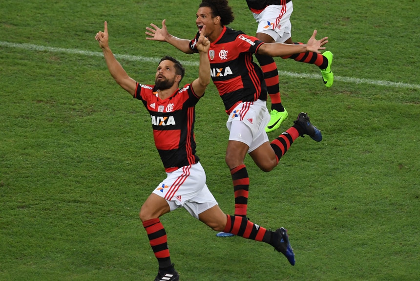 DIEGO: O experiente meia vai permanecer no Flamengo