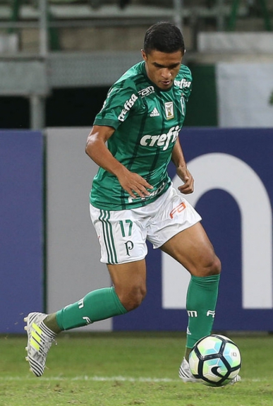 Erik fez 6 partidas com Cuca, 2 como titular