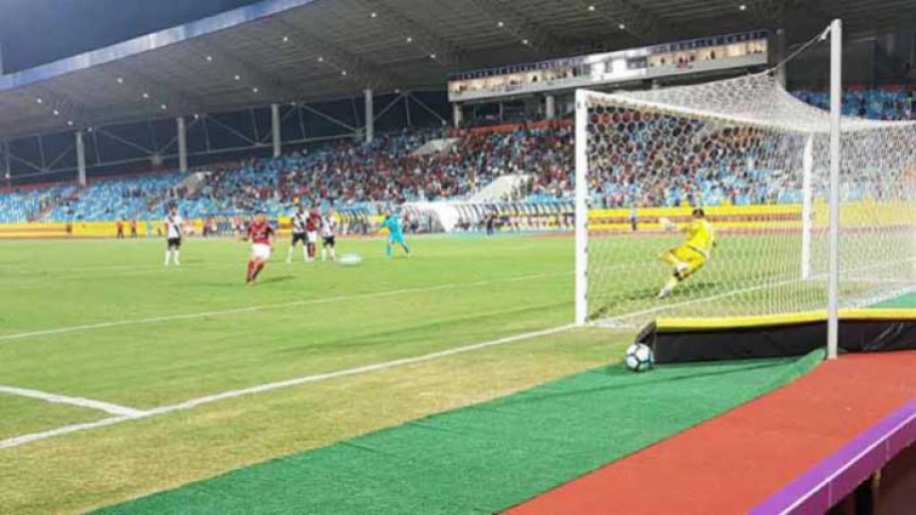 Atl&eacute;tico-GO 3 x 0 Ponte Preta - um p&ecirc;nalti (Everaldo converteu para o Atl&eacute;tico-GO)