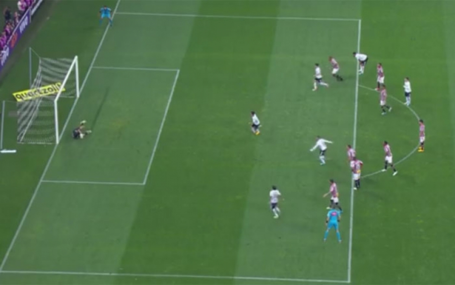 Corinthians 3 x 2 S&atilde;o Paulo - um p&ecirc;nalti (Jadson converteu para o Corinthians)