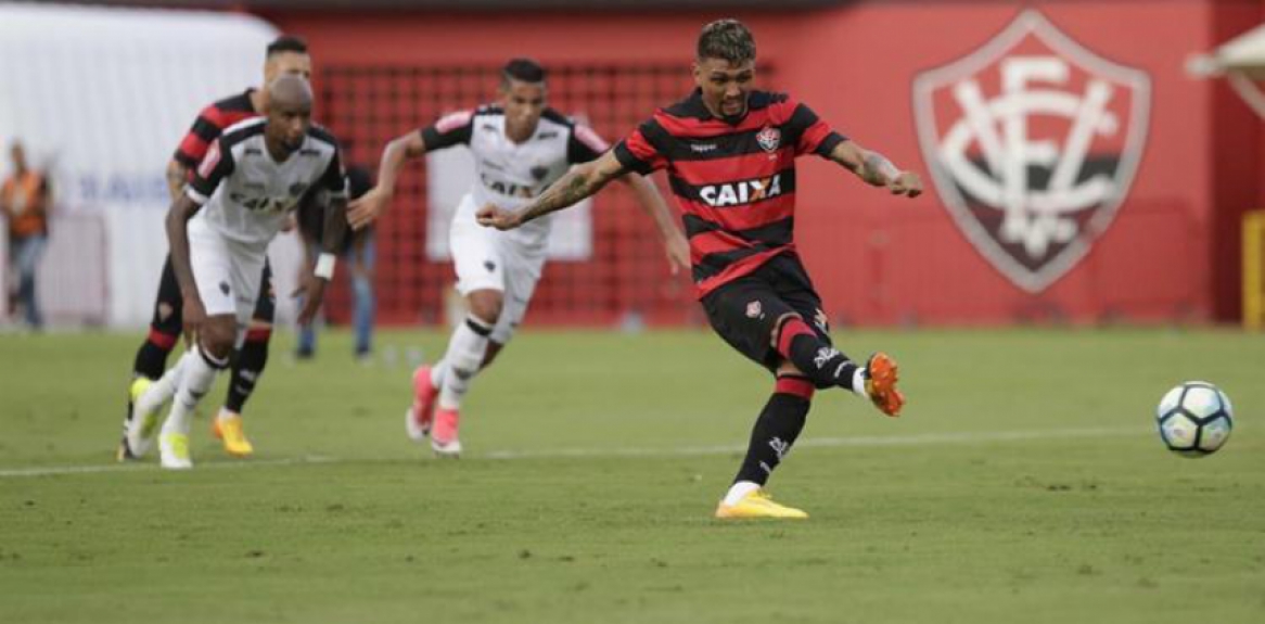 Vit&oacute;ria 2 x 0 Atl&eacute;tico-MG - um p&ecirc;nalti (Kieza converteu para o Vit&oacute;ria)
