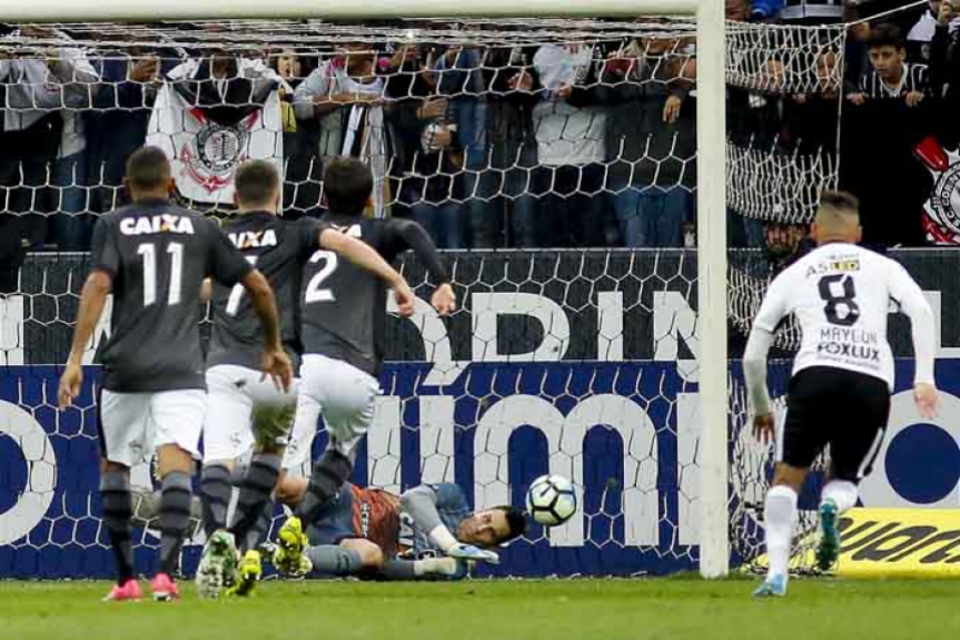 Corinthians 1 x 0 Botafogo - um p&ecirc;nalti (J&ocirc;, do Corinthians, cobrou e Gatito defendeu)