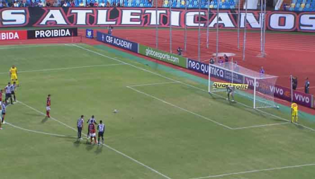 Atl&eacute;tico-GO 1 x 1 Santos - um p&ecirc;nalti (Everaldo, do A-GO) desperdi&ccedil;ou cobran&ccedil;a, mas Andrigo fez gol no rebote)