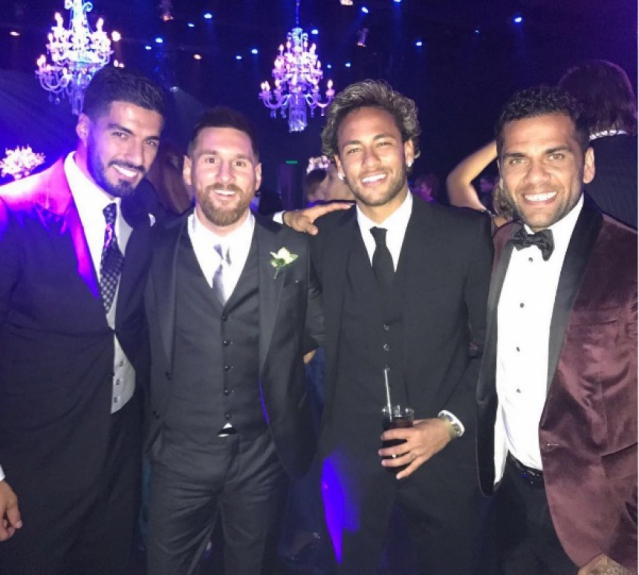 Su&aacute;rez, Messi, Neymar e Daniel Alves