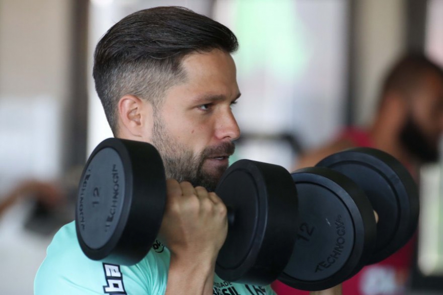 Diego ser&aacute; poupado contra o Palestino