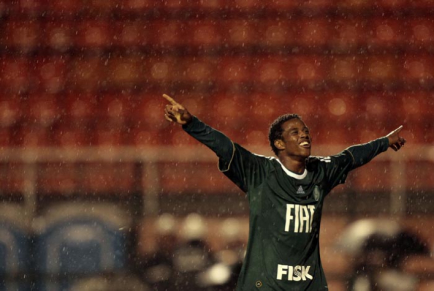 Adriano - atacante do Palmeiras