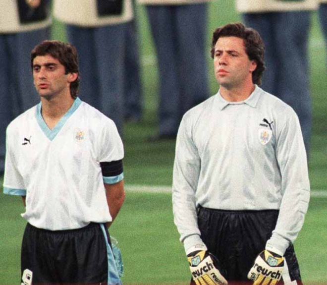 O uruguaio Fernando &Agrave;lvez foi goleiro do Botafogo na d&eacute;cada de 80, no per&iacute;odo do jejum de t&iacute;tulos. Por anos foi titular da sele&ccedil;&atilde;o celeste