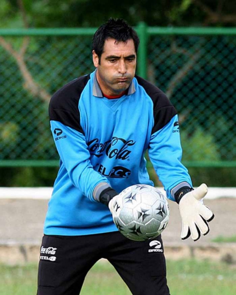 Outro que n&atilde;o vingou na Vila Belmiro foi o chileno Nelson Tapia, que defendeu o Santos em 2004