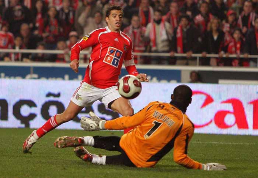 O camaron&ecirc;s Bassey William Andem, que defendeu sua sele&ccedil;&atilde;o na Copa de 1998, teve passagens apagadas por Cruzeiro e Bahia na d&eacute;cada de 90