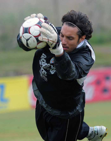 Titular da sele&ccedil;&atilde;o do Uruguai, Fabi&aacute;n Carini defendeu o Atl&eacute;tico-MG entre 2009 e 2010, neste &uacute;ltimo ano sendo campe&atilde;o mineiro