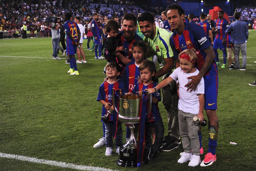 O Barcelona &eacute; o atual campe&atilde;o da Copa do Rei da Espanha. Venceu, em maio, o Alav&eacute;s por 3 a 1 na despedida do t&eacute;cnico Luis Enrique. Neymar, em impedimento, marcou um dos gols. Foi o &uacute;ltimo t&iacute;tulo do brasileiro pelo clube catal&atilde;o